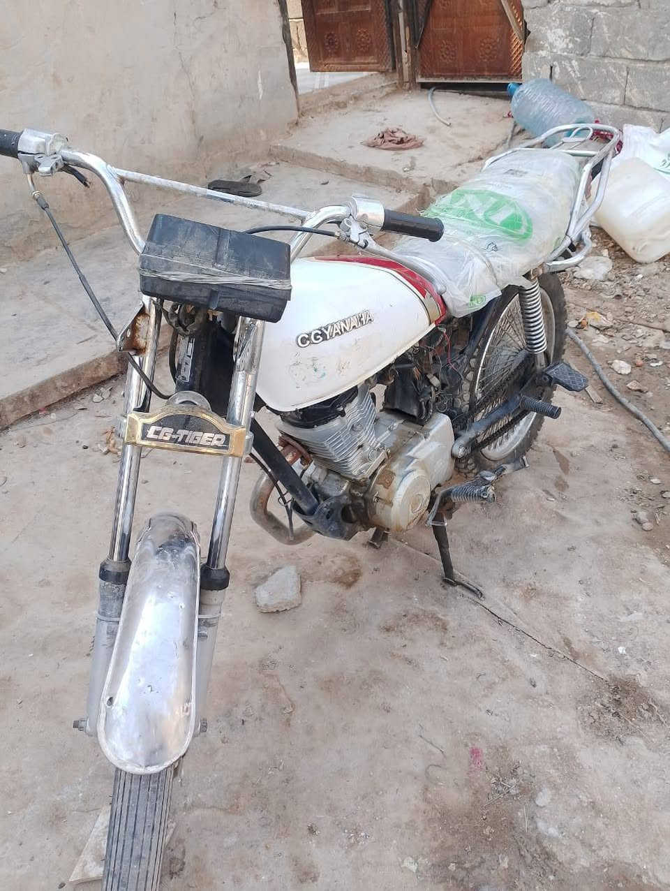 مكلف بنشر
