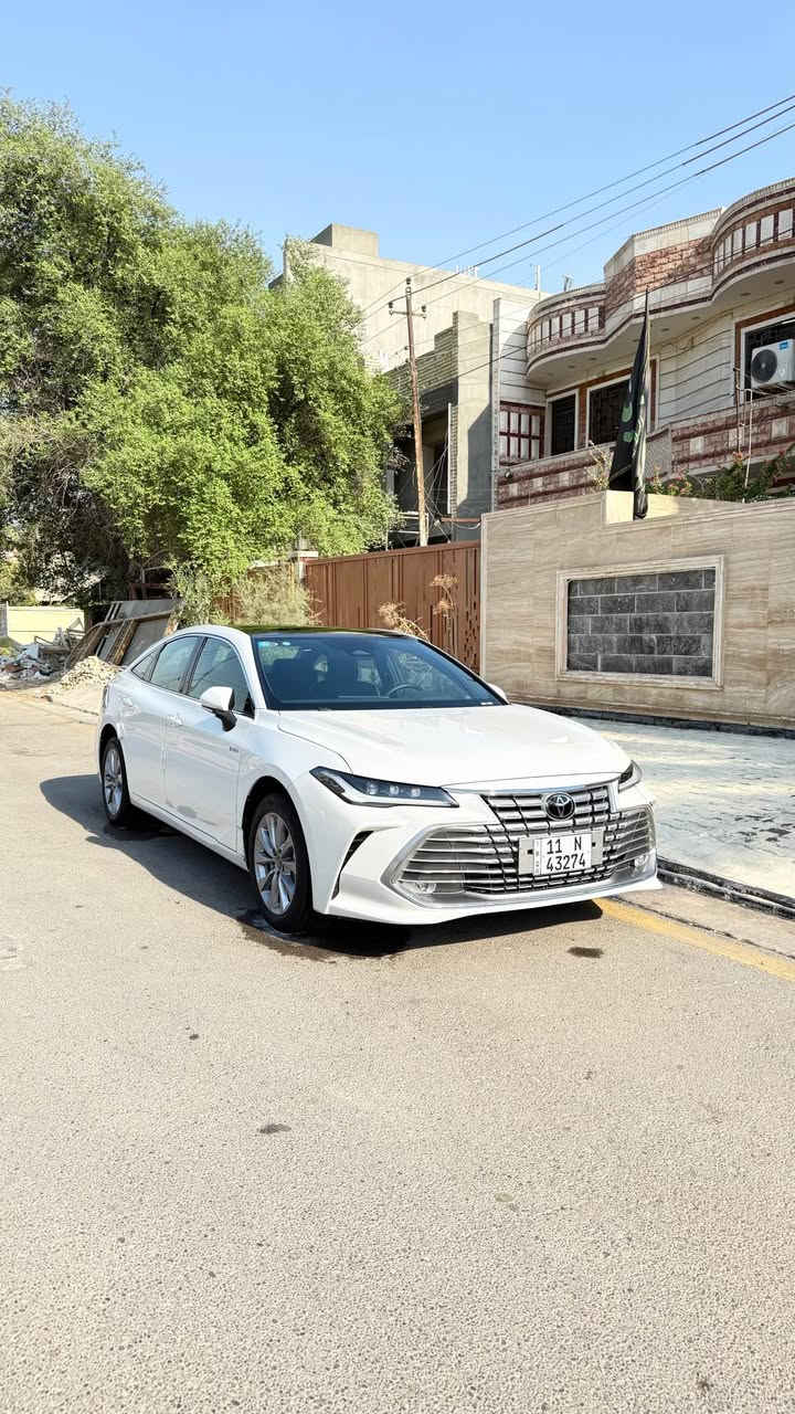 Toyota Avalon HEV

موديل [2025] | ماشية [6000] كم

أفالون هايبرد بمواصفات راقية وحضور استثنائي، تجمع بين الفخامة اليابانية، الراحة العالية، والأداء الهادئ مع اقتصاد ممتاز بالوقود.

المواصفات والتجهيزات:
• محرك Hybrid HEV
• ناقل حركة أوتوماتيك
• فتحة سقف بانوراما
• دخول وتشغيل ذكي
• كاميرا وحساسات
• أنظمة أمان ومساعدة للسائق
• شاشة وعدادات رقمية
• مقاعد داخلية فاخرة
• جنوط ألمنيوم
• لون أبيض لؤلؤي مميز

سيارة بحضورها، بفخامتها، وبمستوى قيادتها.
Avalon HEV — خيار مختلف لمن يعرف قيمة السيارة.

السعر: [عند لاتصال]
الموقع: [حي العدل]
للتواصل:*********** بغداد, العراق

