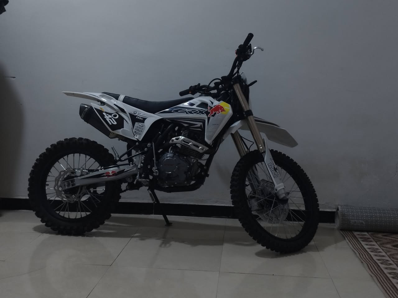 دراجه قفاز CRX اوراق   محرك 300 الدراجه طالعه من معرض من سليمانيه بعدهي عله وضع الشركه كامله اي نقص ما بيهه السعر خاص  هاذه رقمي اتصل ***********مكاني سوك الشيوخ
