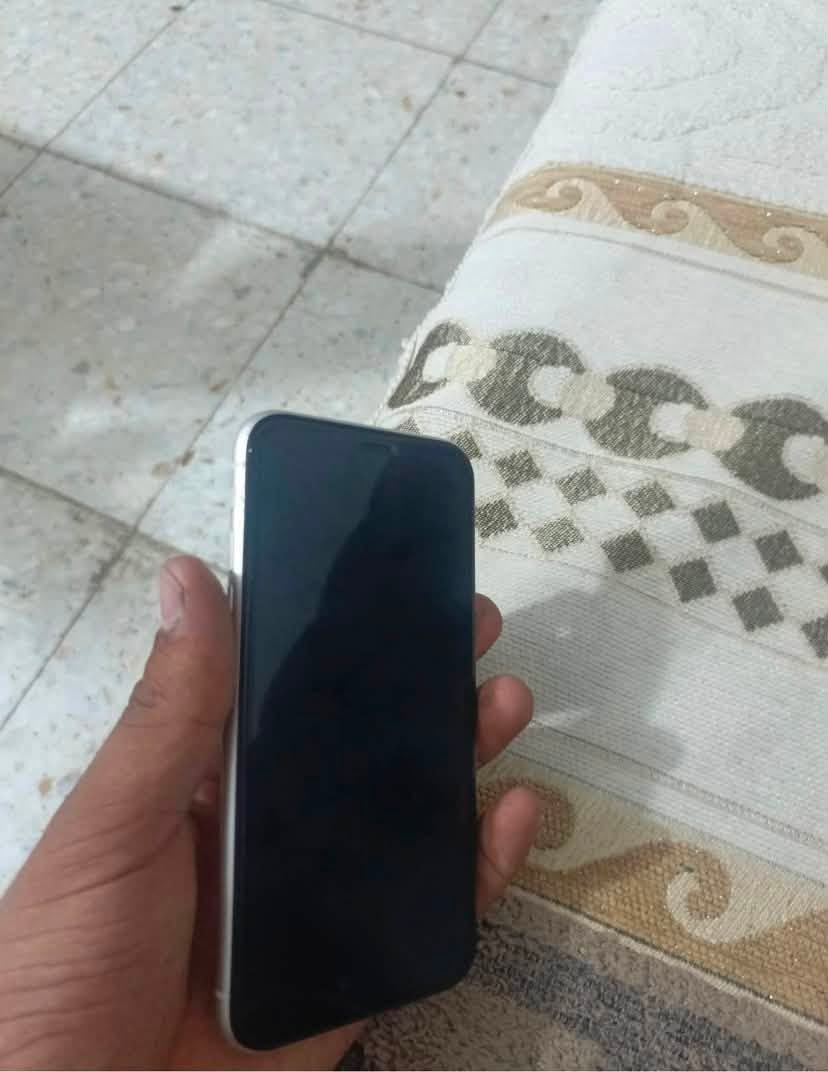 سلام عليكم يفون 11 عدي مبدله شاشه وبطريقه ولضهر مكسور 

السعر 195الف قفل بكنب بغداد جسرديله 

وتساب ***********
