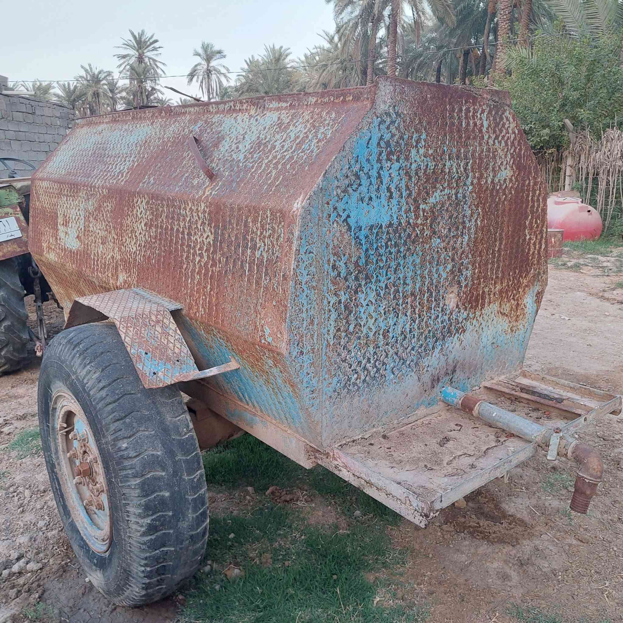 للبيع ماكنه ومقطوره وعربانه كابوته رقم بغداد سنويه لل27 شرط التحويل  مكاني ديالى الخالص ***********
