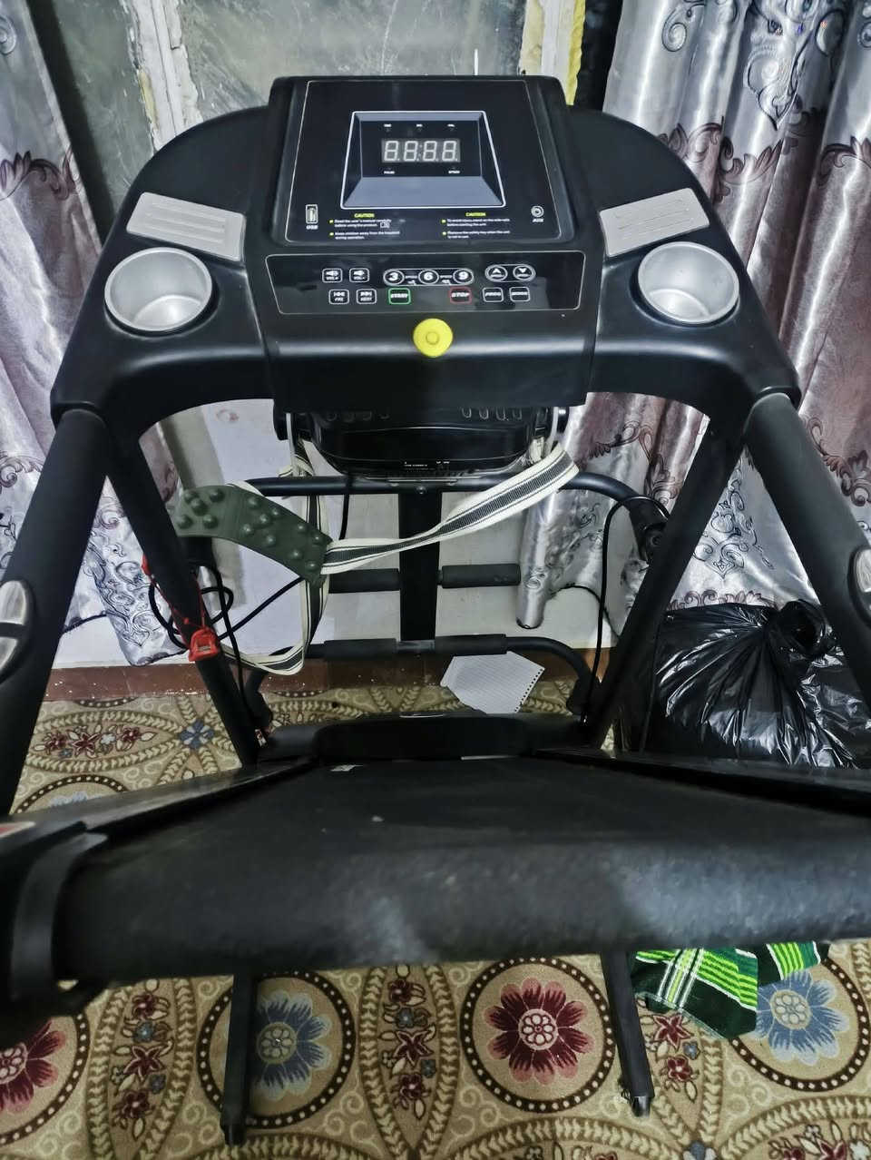 جهاز جري رياضه مامستخدم قليل سعر 350 اخو الجديد
