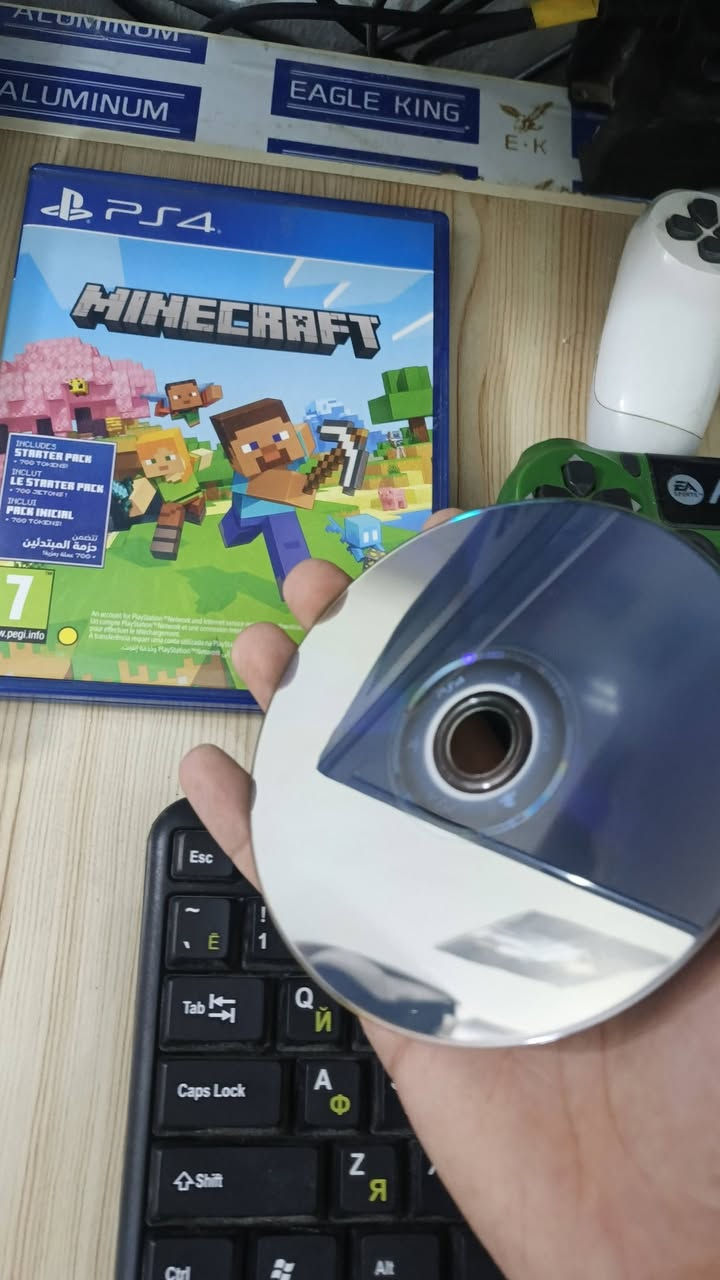 سلام عليكم عندي بلي فور  سلم نص تيره ممهكر ولا مفتوح تجي تفحص وقرص ماين كرافت وويا جوستكات ثنين وحدة تجاريه ووحدة اصليه ويو بي اس وماوس وكيبورد وشاشه SHINON قياس 32 السعر 500الف وبيه مجال بسيط عنواني بغداد الكسره هاذ رقمي *********** بس الشراي يراسلني
