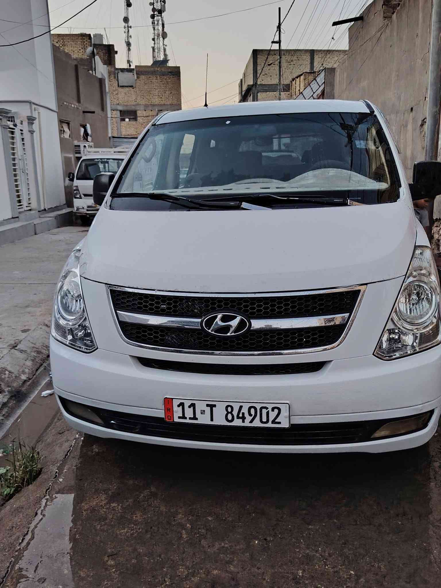 يالله وعلى بركت الله ستاركس مديل 8مفتوح محوار اتوماتيك سياره جاهزه مال جناي محرك 12قبق اسواد سبلاين  ماعيزه كلشي كبل للشارع بيهاا صبغ جوملغ خلفي ربع منه كلش قليل العنوان بابل السعر 125وبيهاا شي قليل ***********

