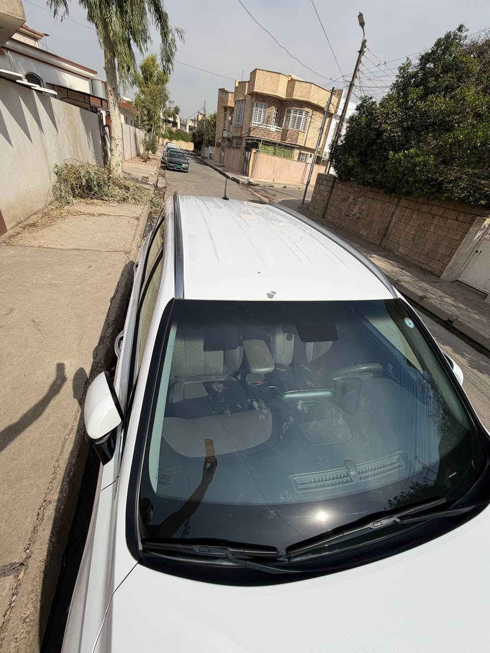 السلام عليكم 

​🔥 للبيع: هيونداي سنتافي موديل 2019 (خليجي/7راكب) 🔥
• ​🚗 الموديل: 2019
• ​⚙️ المحرك: 2.4 MPI (4 سلندر)
• ​🛣️ الممشى:  (حوالي 185 ألف كم)
​✨ أبرزالمواصفات:
• ​بصمة تشغيل ودخول ذكي (بدون مفتاح)
• ​شاشة عرض ذكية مع كاميرا خلفية وحساسات أصلية امامي وخلفي 
• ​تكييف ثنائي المنطقة مع فتحات تبريد لصف المقاعد الثالث
• ​تحكم كامل بالستيرنج (مقاود متعددة الوظائف) + مثبت سرعة
• ​أنظمة قيادة متعددة (Eco, Comfort, Sport)
• ​إضاءات LED نهارية ومصابيح كشافات ضباب

للاستفسار الاتصال على الرقم(***********)
عنوان السياره /موصل
