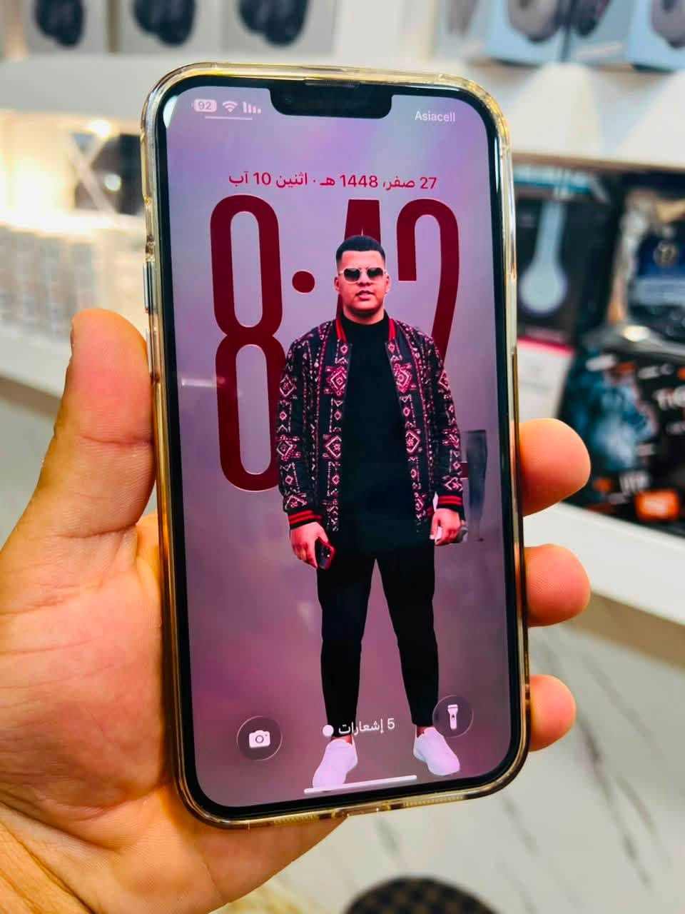 سلام عليكم ايفون 13 برو ماكس للبيع لون ذهبي شرق اوسط ذاكره 256 بطاريه 77 الجهاز كلا بلادي وتر عده بي فطر بل ضهر فطر وليس كسر سعر 715 بي مجال بصيط ***********

