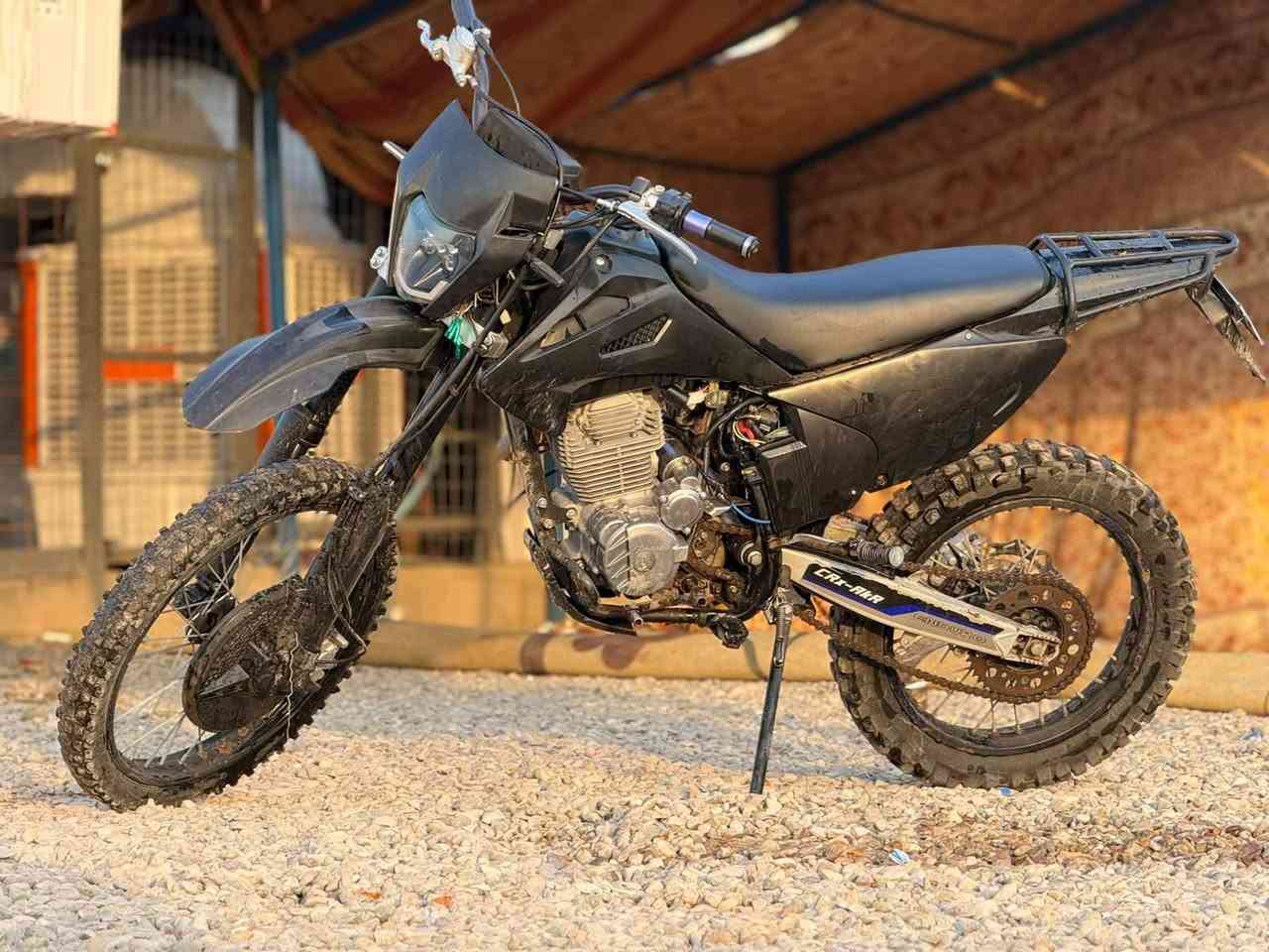 دراجة crx akr 250 2024 للبيع دراجة فول نضافه نقصها لزكات وهاهية سعرها 600 بيها مجال 
***********
