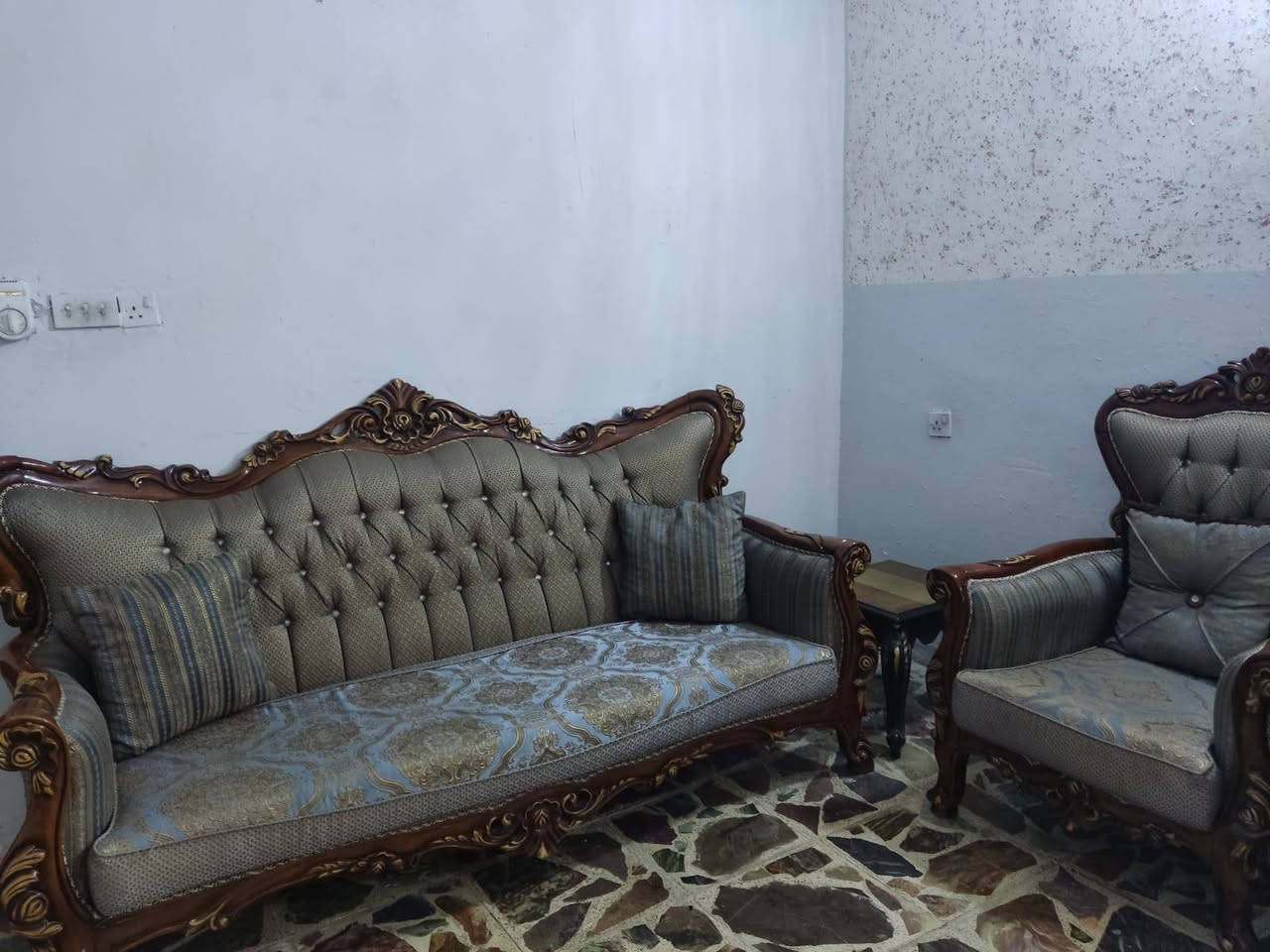 غراض للبيع
مكيف كارير قديم السعر 150 الف
سبلت طنين وسدس توسوت اصلي باب اول نظيف تبريد ثلج السعر 550 الف
تخم زان تركي حديث ملكي نقش يدوي السعر مليون
المكان بغداد الدورة
*********** واتساب
