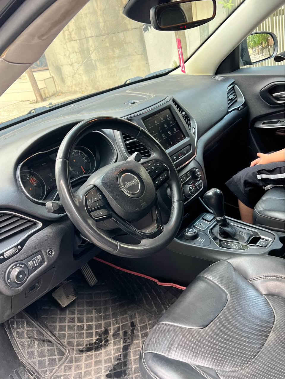 Jeep Cherokee 2023 black Top awd
سعر🔥🔥 132$ مجال
٠۷٥۱۱۷۷٠۸۷٠
بصمە شغال رادار دبل اکسل سندوق شفط شاشە گەورە برێک بصمە و ئۆتۆ هۆلد ئۆتۆ ستارت کوشن هیتر کوشن جلدو کوشن کارەبا سوکان هیتەر پێنج مۆدی لێخورین دەبل گێر حساسی ناو دەعامی راداری دواوەو ئاوینەکان و خەتی جادە فول تحکمات ستیرن
دەرگا بصمە وویل کرۆم لایت لیدو زینۆن بلاجکتۆرو تولی سەر سەقف 
مکینە ۲٤ چوار پستۆن 
بونید جملاغ بۆیاغە بێ ناو گرتن شوخت و ساردی نیە
گێرو مکینەو کارەبای تەبرید بەری یزۆز بەشەرت
شوێن قەلادزێ📍
تکایە کریار نیت سەرمان مەهێشێنە لەگەل ڕێزدا رانية, السليمانية

نص مكتوب في الصور:
- ***********