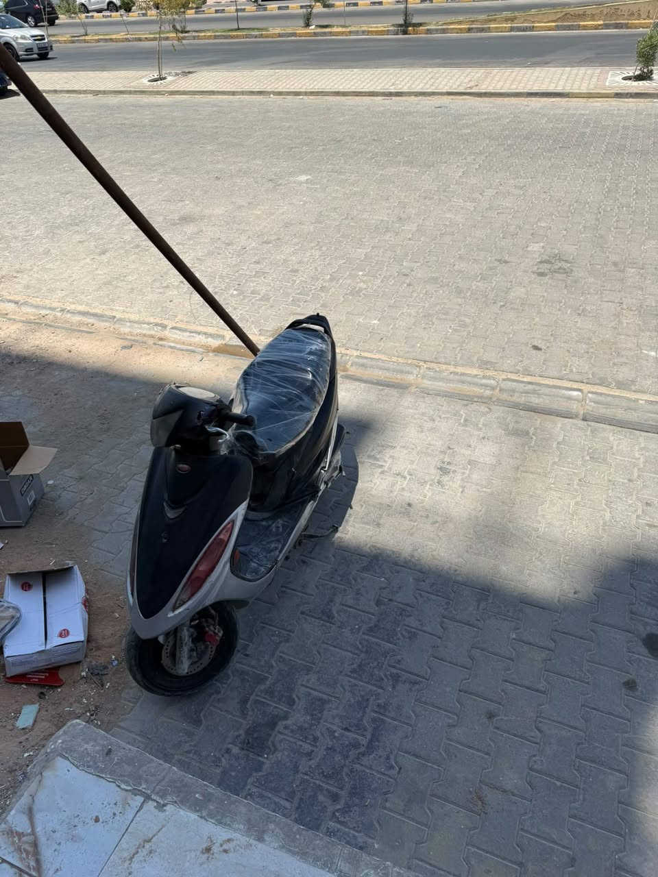 سلام عليكم دراجه كامكو جي فور البيع
دراجه صاطره محركه ما مفتوح يعني تاخذه بيدك تفتحه  
ابيعلك كوم حديد السعر ب225وبيهه مجال العنوان نجف شارع المطار قرب الحرفين متواجد خاص او عل خط وتساب هم ***********
