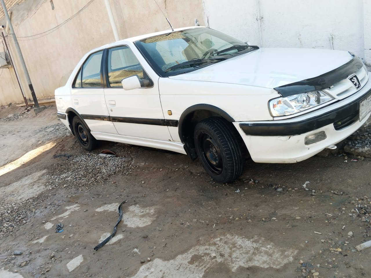 السلام عليكم
بيجو بارص 2015 استلمها بيدي من الشركة (الإسكندرية) 
السيارة جاهزة وعلى ايدي وما بيها اي نقص 
مكاني الناصرية قضاء الشطرة 
السعر 40 وبيها مجال بسيط 
للتواصل 
***********
