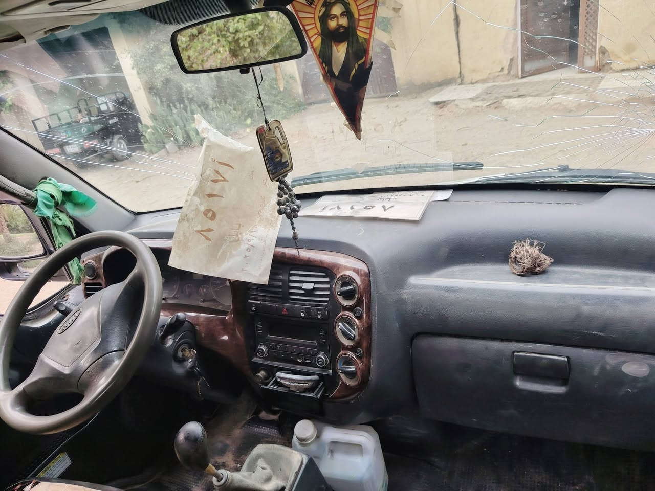 سلام عليكم ورحمة الله وبركاته

سياره موديل ٢٠٠٥ رقم بابل تحويل ثاني يوم السعر ٦٧ وبيه مجال واذا اكو مراوس بغير موديل 6/7/8  نضيفه ميخالف   ***********
