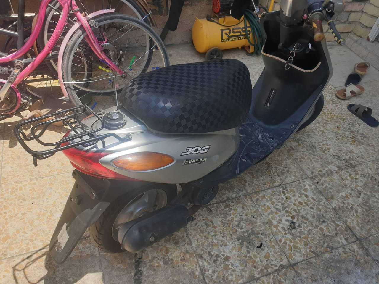 للبيع يوماها سرعتها ٦٠ دراجه سلف وهندر نقصها ترايش الجوه مكان حي اور السعر ٢٧٠ اتصل وبالخدمه ***********
