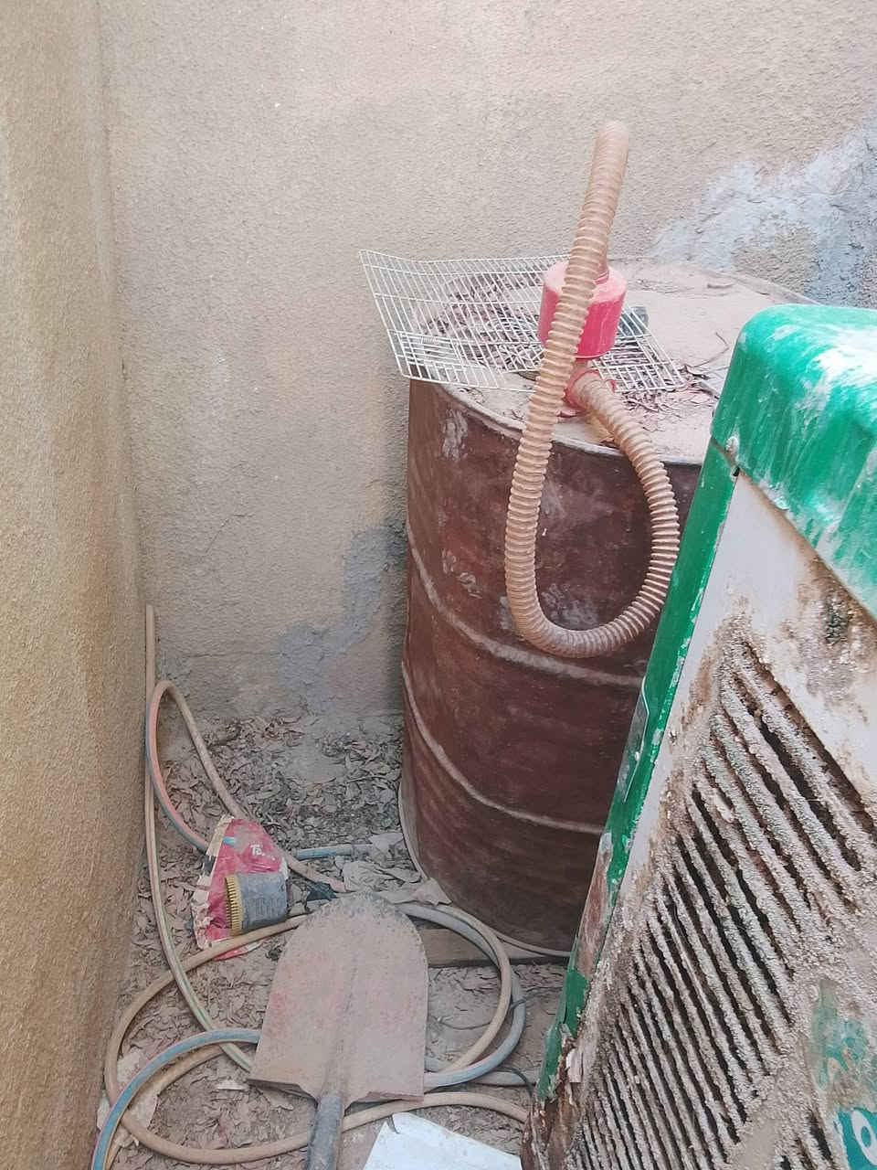 كونفيرا • مبرده • برميل نفط فارغ