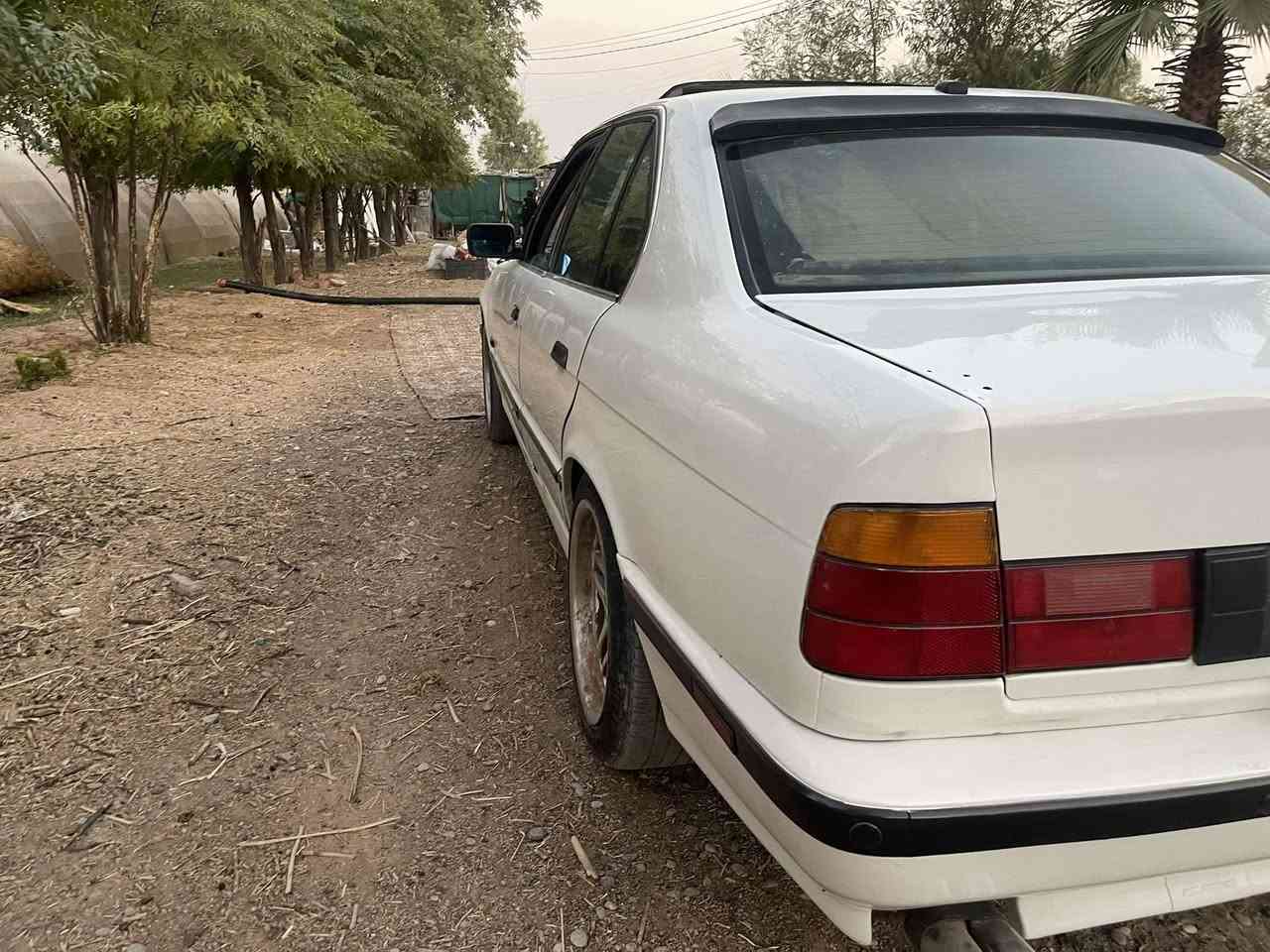مودیل 90
20 کیرعادی
سلاید 
دوو جام کارەبای 
حیزام بویاخ بەس دەرکەی سەکن دواوە ناو دوسەی هەیتی 
پشت و پیش کەپس 
***********

