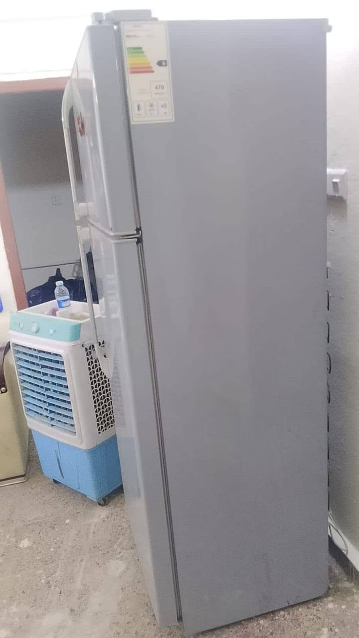 يا الله الثلاجه للبيعه اب 220 الف بيه مجال بصيط مستعجل علا بيعته  كلش نضيفه وحلوه ثلاجه امانت الله  ايلجي ثلاج نقصه بس غاز ديرله واني تاركه بل شقه حرامات ه اطول من 170 سانتيم مكانه حي المعلمين قرب مطعم الوان ***********
