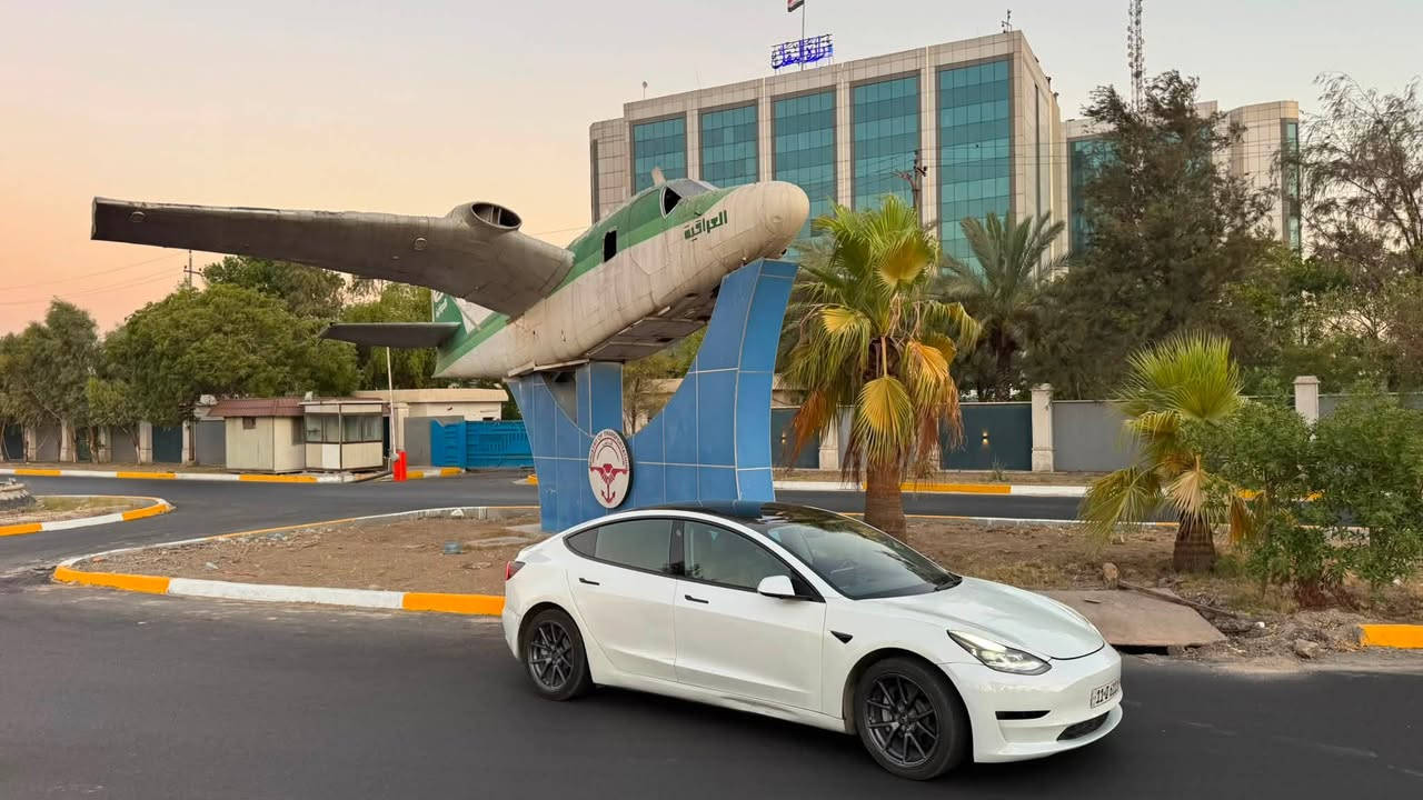 تيسلا مودل 2023 3
وبطاريه ومنافذ شحن وماطور
جديد مكفوله
 اونلاين تحديث انكليزي
تمشي بالشحنه 410 كيلو 
ماشيه 88 الف كيلو
حادث امامي خفيف جاملغ ايسر وبنيد مبدلات
وشويه من الجاملغ الخلفي الايمن
والباب الايمن مصبوغات  السياره نظيفه
وجديدة رقم بغداد مميز جدا ينباع مع السياره
وياها الشمسيات وشاحنه 32 A اصليه من سراج
السياره نظيفه وما بيها نقوصات
 السعر 146 وبيه مجال 
*********** 
واتساب او خاص

