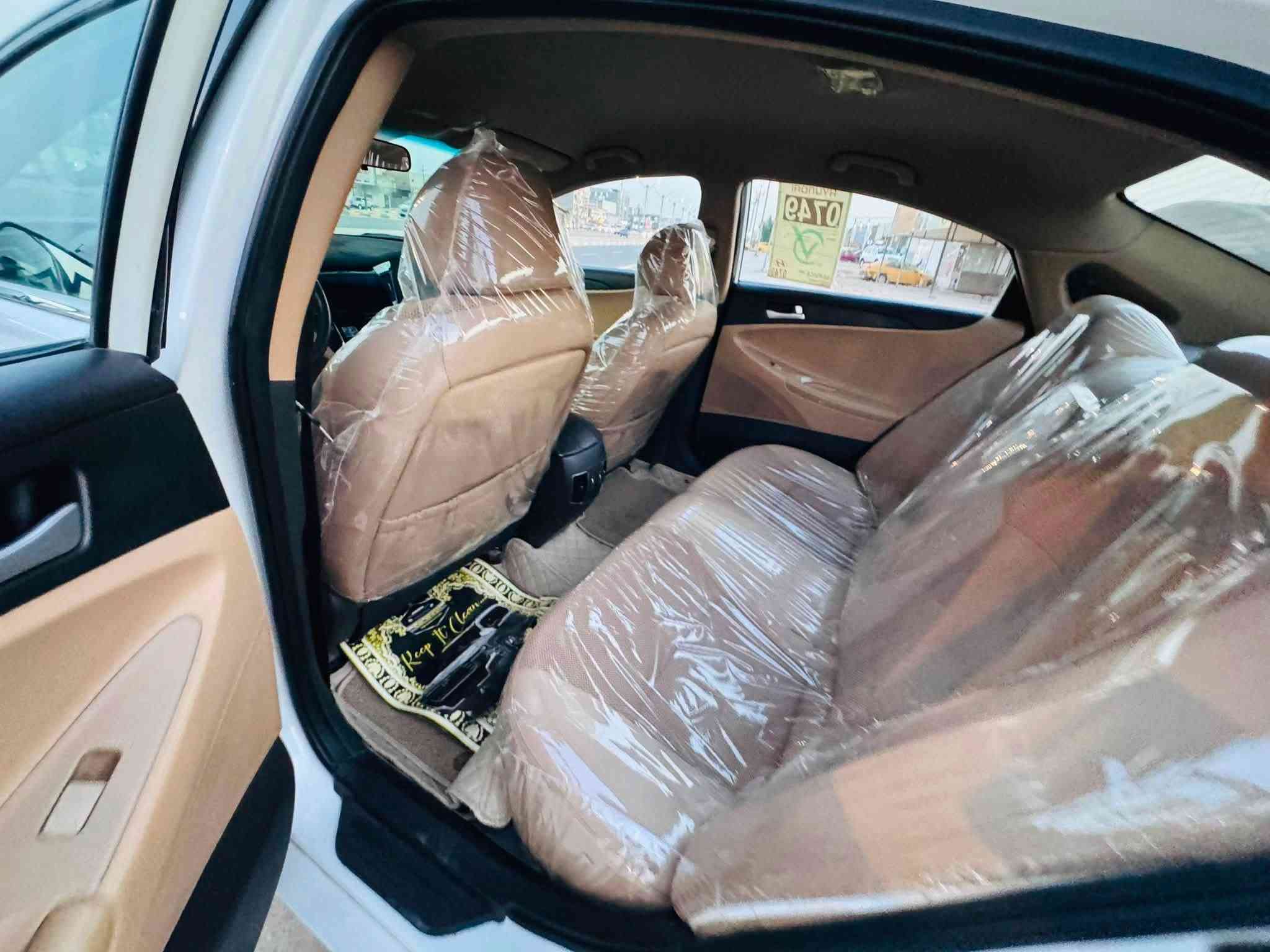 سوناتا موديل 13رقم واسط خليجي  مكينه 2400 لاتنقيص لاتبخير جاهزه من الدعاميه لدعاميه كفاله عامه بيها فقط كارتات ثنين واحد بخشم البنيد واحد جوه قبق البانزين تبريد ثلج قطعتين تخم تاير حداديه كله جديد لايت عالي ناصي زنون دواخل كله جديد السعر 127 وبيها مجال بسيط مكاني ديوانيه للاستفسار ***********
