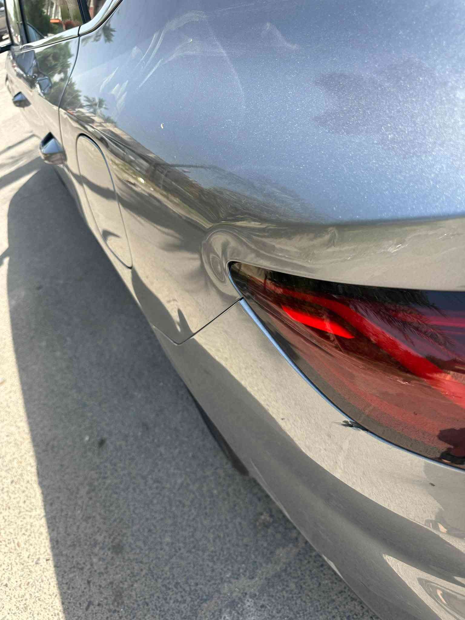 السلام عليكم
BYD QIN L 2025 
كن ال موديل ٢٥ للبيع 
ماشيه ٢٤ الف كيلو ، ١٣ على المكينه فقط
السياره فول مواصفات 
بطاريه ١٢٠ كيلو 
بانوراما ، خمس كامرات 
داخل جلد 
وهوايه مواصفات غيرها
بيها باب عكس السائق بارد بسيط جداً 
والجاملغ الخلفي طخه بسيطه موضحه بالصور 
محدثه اخر تحديث 
مكانها بغداد 
***********
