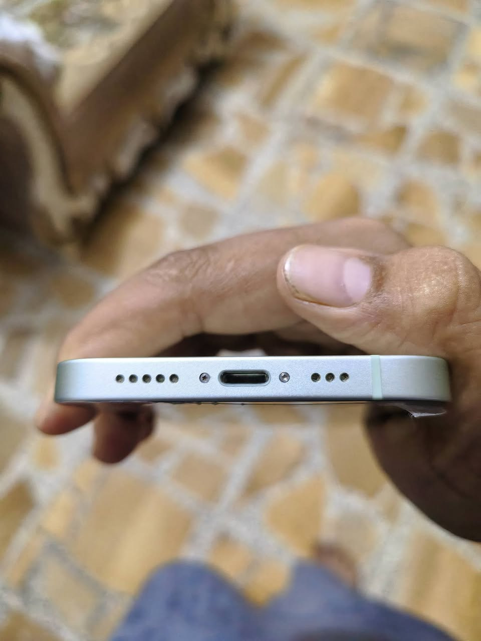 سلام عليكم اخوان ايفون ١٢ عادي ذاكره ١٢٨ نموذج M بطاريه ٨٨ بلاديه جهاز وتر بروف نفس ما تشوف نضافه جهاز بلادي جهاز بلادي وين ما تريد افحص تواصل ع رقم *********** وتساب سعره ٣٦٠ وبي مجال لا حد يراسل ع فيس بوك قافل رسال عنواني فلوجه اذكر جهاز بلادي

نص مكتوب في الصور:
- ٤:١٧ ٪٢٤ حالة البطارية والشحن < كما هو الحال مع البطاريات القابلة لإعادة الشحن، بطارية الهاتف قابلة للاستهلاك وتصبح أقل فاعلية مع الوقت. معرفة المزيد... الحد الأقصى للقدرة ٪۸۸ هذا قياس لقدرة البطارية مقارنة بقدرتها عندما كانت جديدة. قد تتسبب القدرة المنخفضة بتقليل ساعات الاستخدام بين عملية الشحن والأخرى. أقصى قدرة للأداء ستساعد الأنظمة المضمنة في النظام والمكونات في تخفيف آثار الأداء التي قد تلاحظها أثناء التقدم الكيميائي في عمر بطارية iPhone. شحن البطارية المحسن للحد من استنزاف عمر البطارية، يتعلم الـ iPhone من عادات الشحن اليومية، بحيث ينتظر ولا يتجاوز ٨٠٪ حتى يحين موعد حاجتك إلى استخدامه.