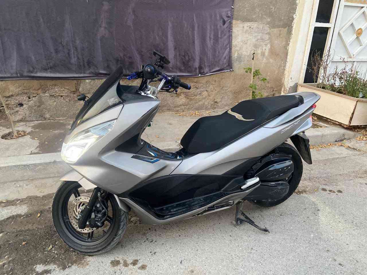 سلام عليكم
دراجهpcx🦅🔥 جيل ثاني ياباني
حجم المكينه150cc
 الدراجه ماشيه 26 الف
تزويد ...
داش كام
جي بي اس
ABS
كاربون فايبر حسب القطع الي موضحه بلصور
 الدراجه كامله من كل نواحي مالها نقص حرفيا 
السعر 
17 ورقه قفل قفل قفل غير قابل للتفاوض رجاء
المكان بغداد بلديات
ما اراوس 
 الرقم للاستفسار ***********
  موجود حتى 12 بليل فوكها ماجاوبك
