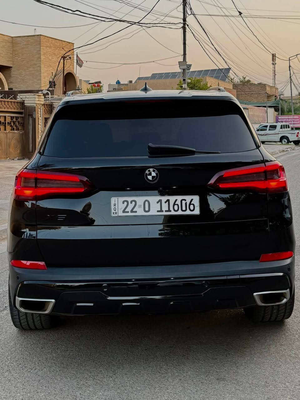 🔥 للبيع | BMW X5 sDrive40i Luxury Line 2023 🔥

سيارة تجمع بين الفخامة، الراحة، والأداء المعروف لمحرك B58، بحالة مميزة ومجهزة بمواصفات جميلة.

المواصفات:

* BMW X5 sDrive40i Luxury Line
* موديل 2023
* محرك B58 سعة 3.0 لتر تيربو (6 سلندر)
* دفع خلفي (sDrive)
* جير أوتوماتيك 8 سرعات
* لون أسود
* ممشى 29,500 Mile فقط

التجهيزات:
✅ بانوراما
✅ كاميرات 360°
✅ حساسات أمامية وخلفية
✅ Head-Up Display
✅ Comfort Access (دخول وتشغيل بصمة)
✅ إضاءة داخلية Ambient Lighting
✅ كراسي كهربائية مع Memory
✅ تدفئة كراسي
✅ شاشة BMW iDrive
✅ عدة أنظمة قيادة لراحة وأداء أفضل

التعديلات:

* Catless Downpipe  
* Resonator Delete
* صوت رياضي مميز

السيارة:

* وارد أمريكا
* صيانة منتظمة
* جاهزة للاستخدام ولا تحتاج أي مصروف
* قيادة مريحة، أداء قوي، وثبات ممتاز.
*بيها باج تضليل
 *السيارة استعمال شخصي 
(السيارة فول مواصفات)

لمعرفة السعر يرجى الاتصال: ***********
