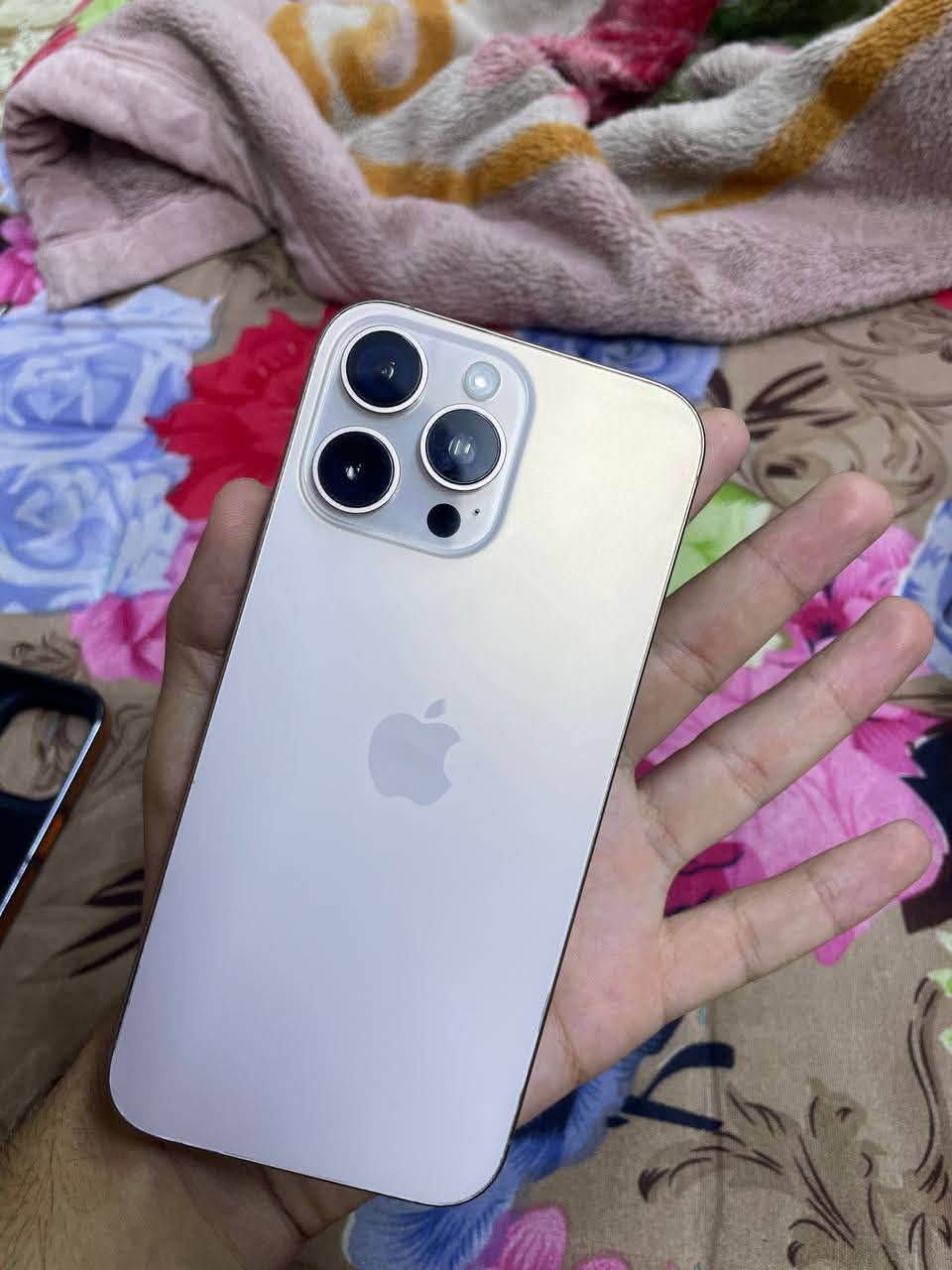 ايفون 16 برو ماكس بطاريه ٨٩ مبدل ضهر ليزر او بي هاي بل شاشه سوده مكاني بغداد سعر مليون بي مجال ***********
