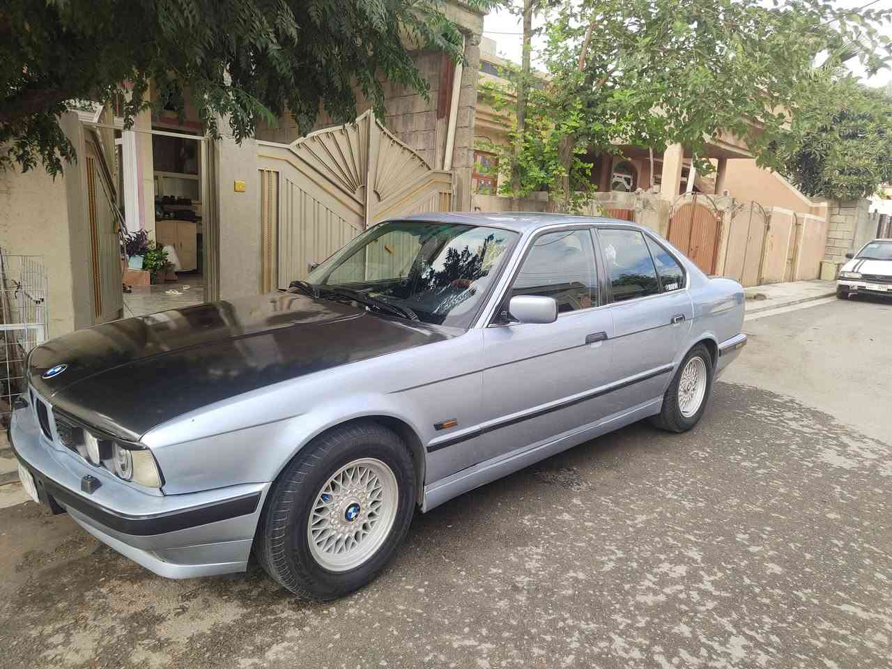 BMW525
مۆدێل1990
ئاڕمی پلاسیک سەنەوی وەکالەت
مەکینە کەپس
گڕ ئۆتۆماتیک
سڵایت
هەیکەلی زۆرجوان و پاکە
چوارجام کارەبا
بەشەرتی موس و بڕاوە
 تەقەوڕەقەی نییە
دەعمی نییە
ژمارەی خاوەنی/***********
