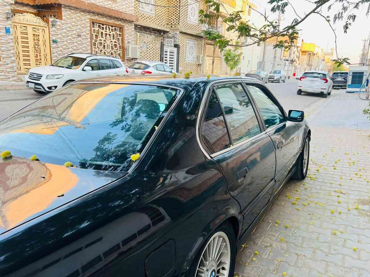 السلام عليكم
لبيع بي ام دبليو 
525i
6V
مسكر سياره حلو وجاهزه ملاحظات بسيطه بيها كهربائيات كله شغال تبريد شغال حداديه 80بلميه رقم دولي تريد تحويل تريد وكاله 
مكاني نجف السعر 50$وبيها مجال 
***********
