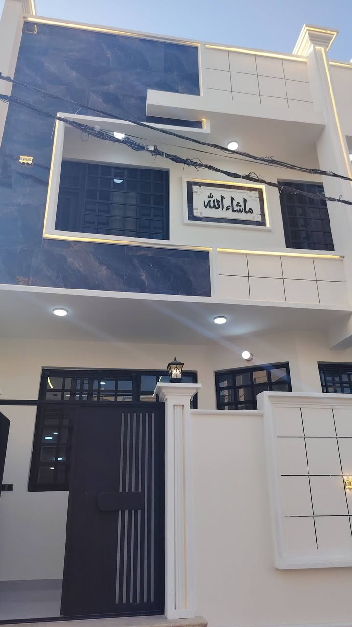 السلام عليكم
للبيع دار ١٠٠ متر طابقين طابوق شغل درجة أولى يحتوي على ٤ غرف نوم وصاله وستقبال وصحيات
العنوان كربلاء حي الزيتون 
البيت شغل درجة أولى شرط
لاستفسار اتصل *********** او تساب ***********
السعر 190  وبيه مجال.
