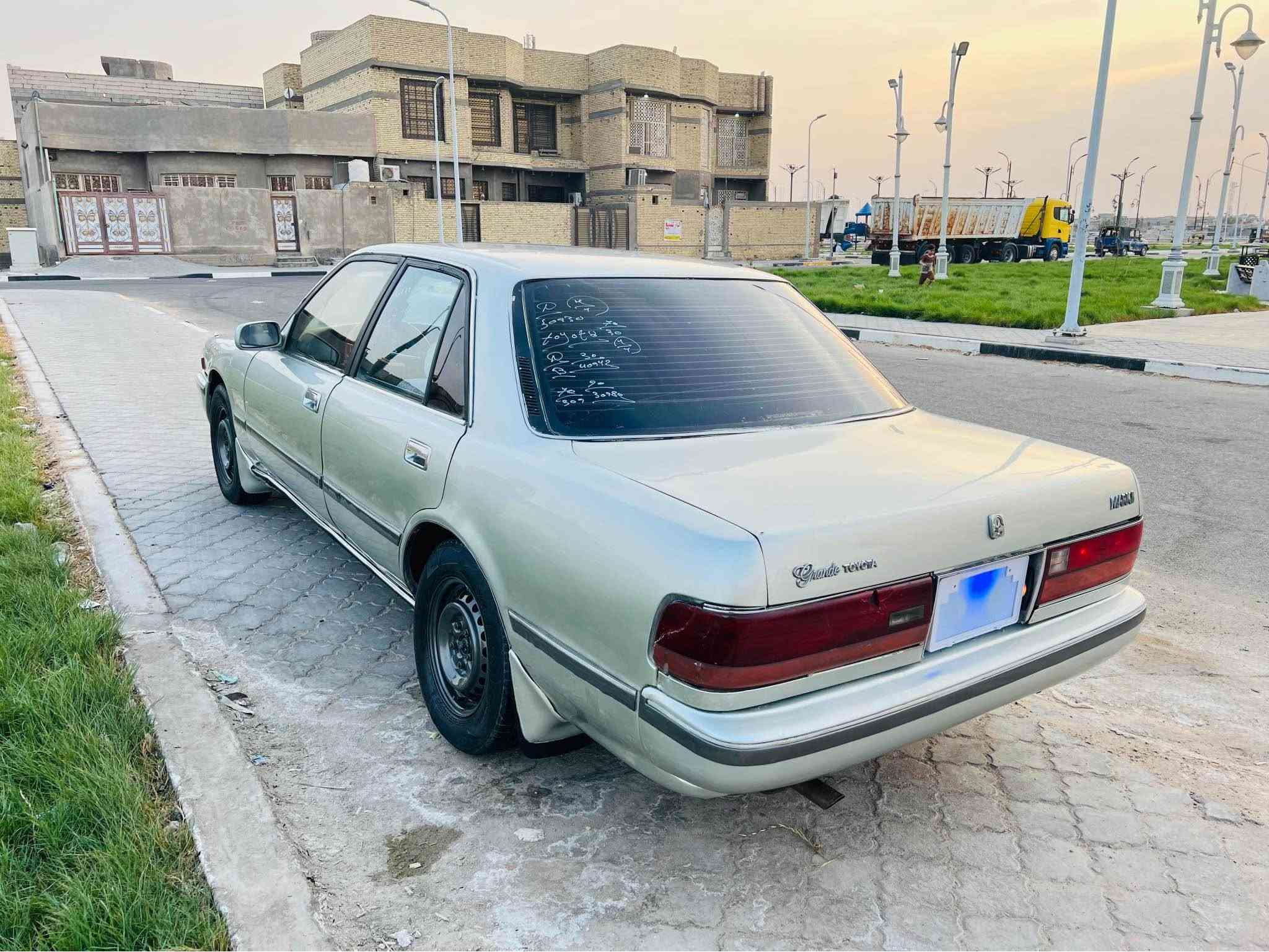 السلام عليكم للبيع سيارة مارك كربلائي مديل 1991 رقم ذي قار دولي سنوية 2031 تحويل مباشر سيارة جاهزة من كلشي كفالة من الكص والنقل والضربة مكينة وكير ونجي كفالة تبريد ثلج كهربائيات كلها شغالة حدادة جديدة تخم تاير جديد ما بيها اي نقص العنوان البصرة الزبير 
السعر 49 قفل 
*********** الزبير, البصرة
