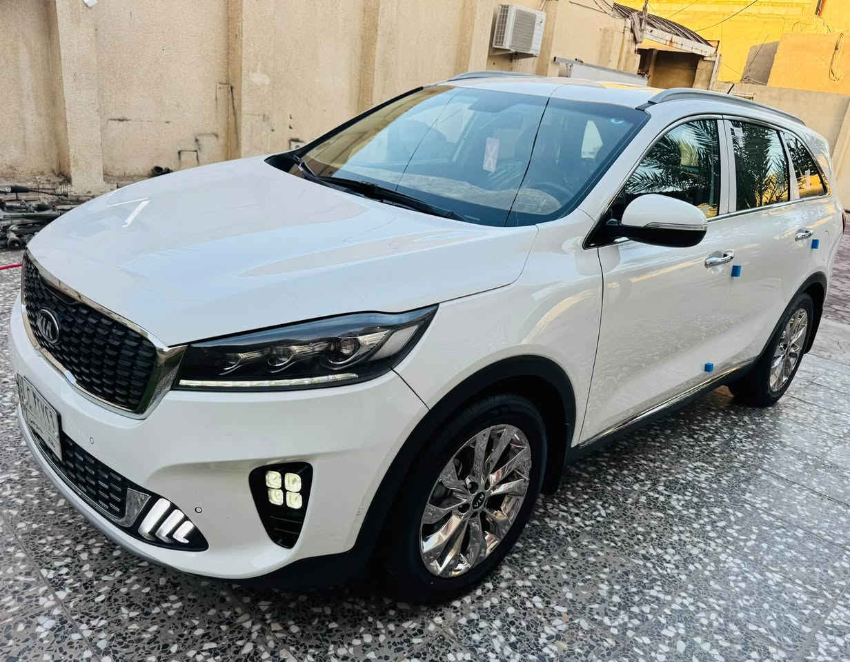 للبيع *********** السعر 203 سورنتو موديل 2019 خليجي رقم بغداد مشروع وطني محرك 6سلندر وضع شركة مامفتوح مكفوله عدا  صبغ ربع الجنطه فقط بدون اي داخل سونار مرفق مواصفات جنطة كهرباء دبل شباك لد امامي وخلفي حساس امامي وخلفي كشنات جلد وكهرباء حساس امامي وخلفي مع مودات قياده السياره جديده كير ومحرك بحالة جيدة تبريد جديد تخم تاير جديد حداديه وضع شركة السياره جديده وجاهزه السعر 203مكان السياره كربلاء المقدسة
