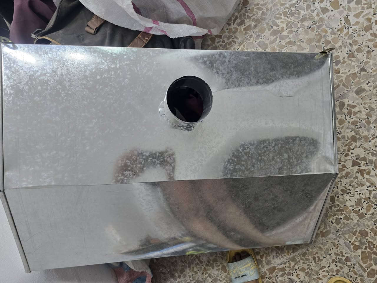 السلام عليكم عندي صاروخيه جديده ٤ انج والدكت قياس ٩٠ × ٦٠ هم جديد اخذتهن ٨٥ الف وماشدتيتهن اريد ابيعهن بسعر ٧٠ الف الشراي يراسلني ***********
