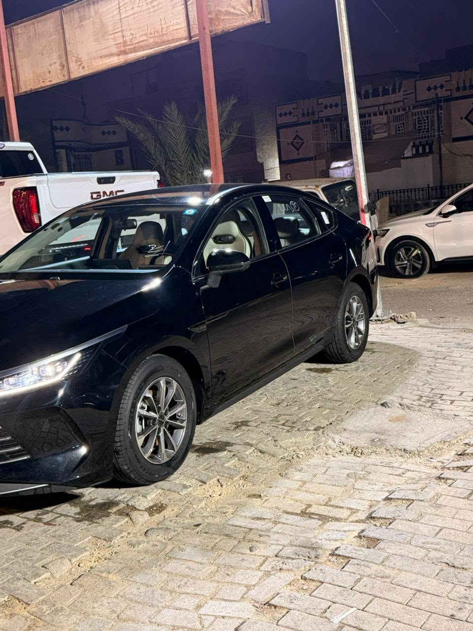 سلام عليكم BYD دسترويل 2025
السياره بعدها على وضع الشركة مكفوله
مكفوله كفاله عامه من صبغ وتبديل وحالوب وPDR
فول مواصفات لون أسود
كل ملحقات موجودة
مكان بغداد بلديات
ماشيه 10000 ألف 
الرقم***********
