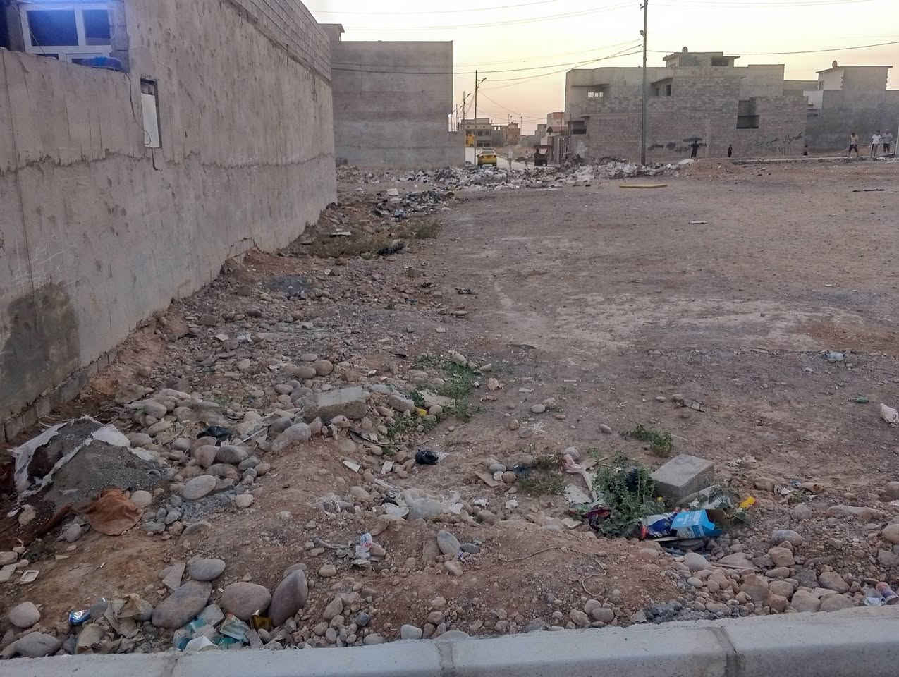 ارض للبيع كارت سكني    100متر باص      حي سماح قرب سايدين 30
خدمات كاملا ماء وتبليط وكهرباء سعر 6. وبيها مجال شي قليل
📞
***********
***********
