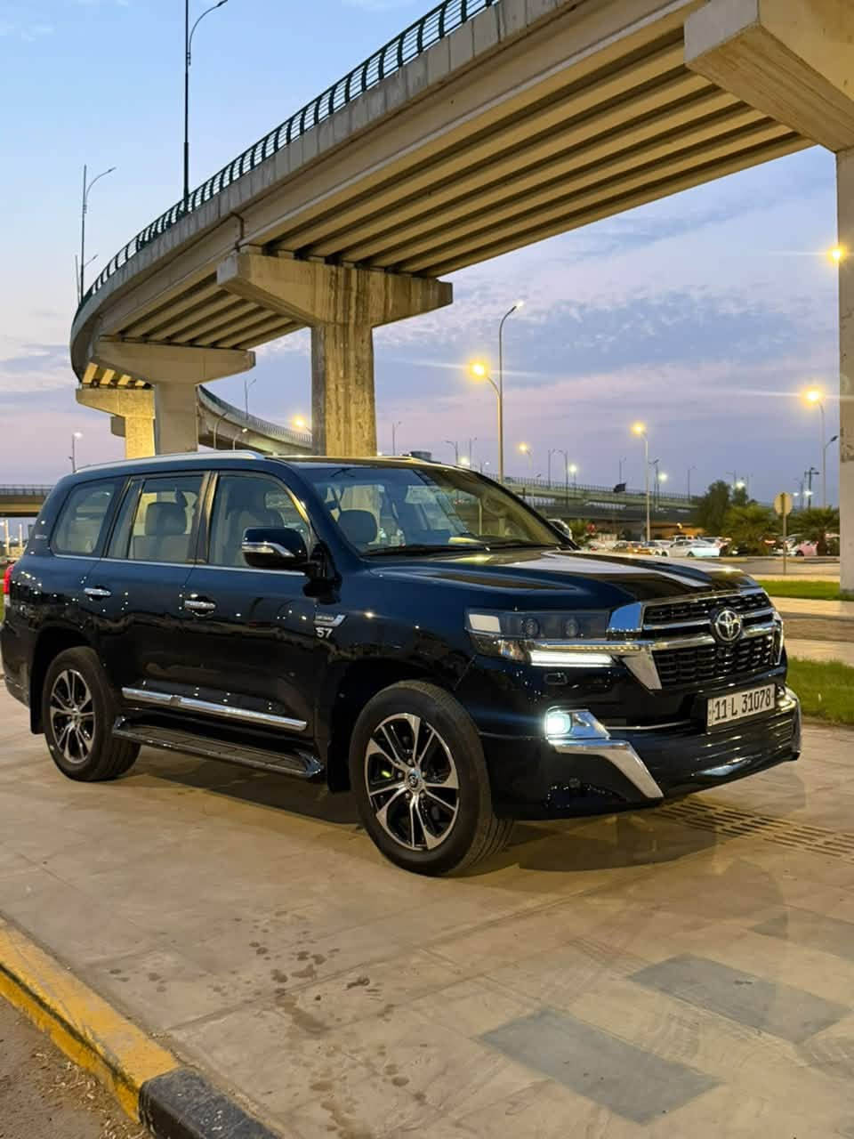 لاندكروز VXR • ٢٠٢١ • ماشي ٨٠ الف