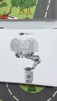 📸 للبيع | DJI RS 4 Mini + بلاطة جيمبل DJI RS 4 Mini للبيع، وياه بلاطة،...