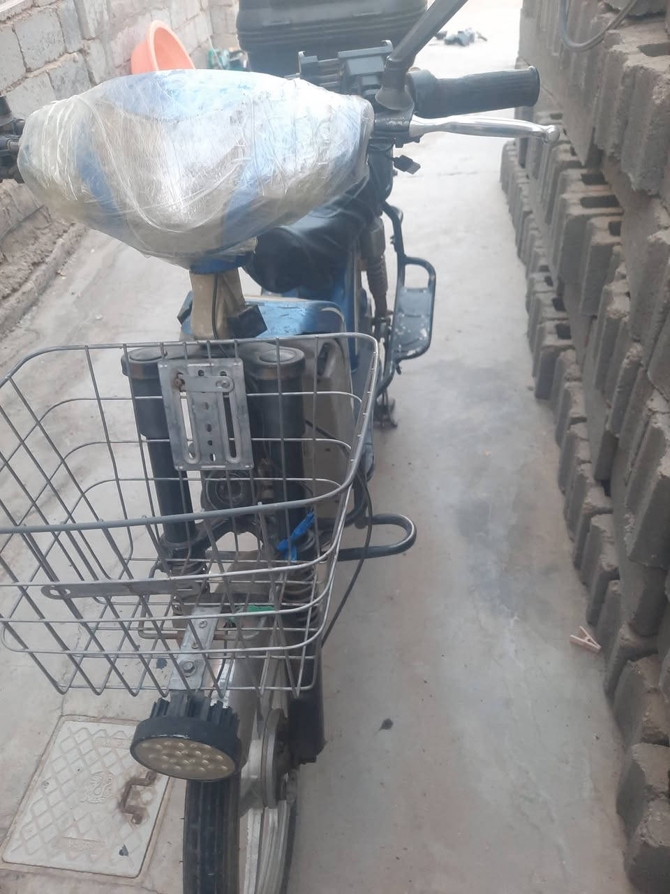 السلام عليكم، كشر للبيع كلة شغال بطاريات واكفات نهائيا كهربائيات شغالة كلها اشاير لايت بك لايت 4سرع جنطة بطاريات شوي تعبانة سعر نطيني نطيني سعر يرضي الله مكاني ازركية واتساب ***********
