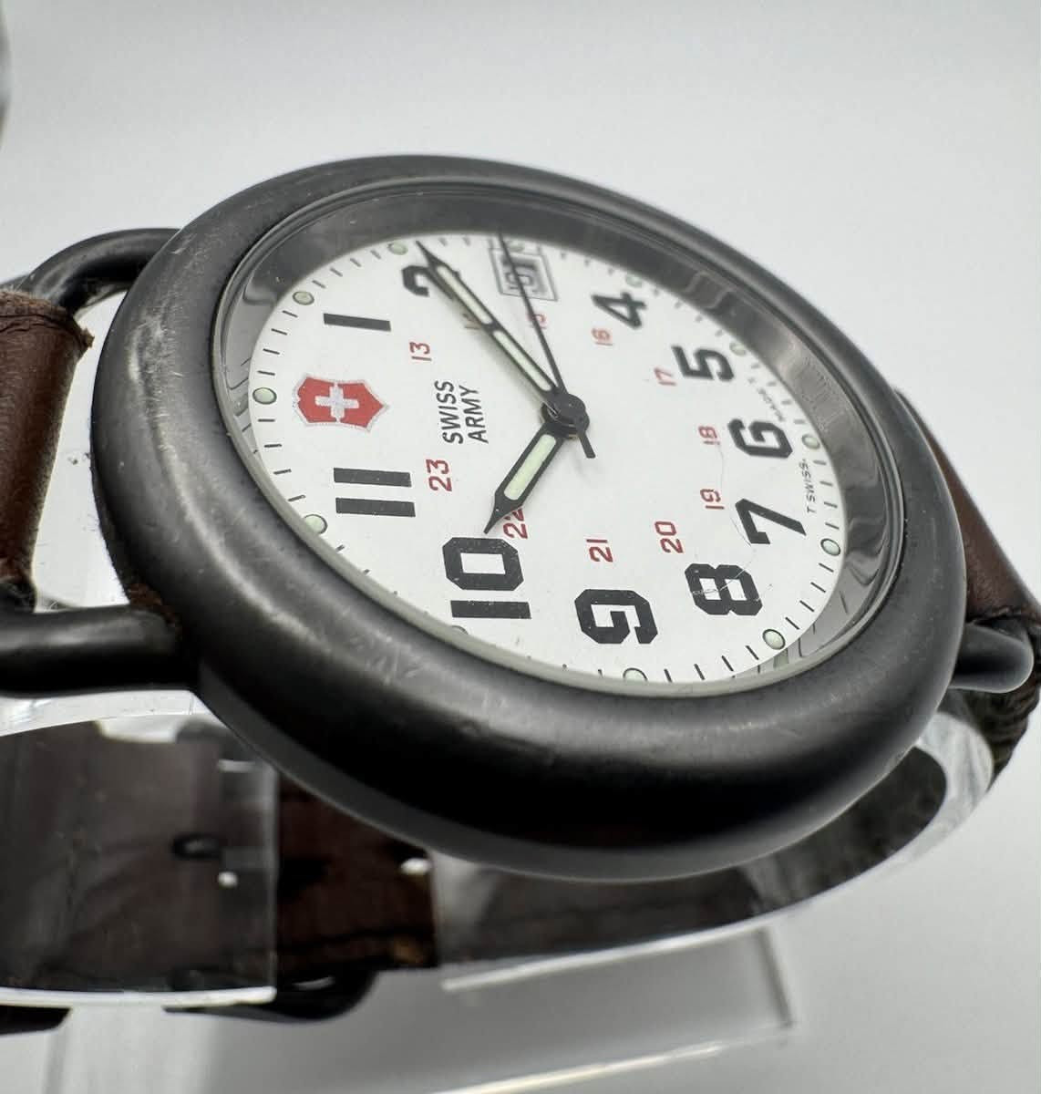 السلام عليكم
ساعة swiss army
الاصلية وهذا سعرها بالموقع واي شخص يكدر يفحصها عادي
الياخذها انطي سعر زين
لان هاي مو من العراق مشتريتها
ومستعجلين كلش عالبيع لان دنصفي بالبيت
التواصل خاص او واتس اب للاسعار
***********
مكان / حي الجامعة بغداد
التوصيل فقط للكرخ متوفر
