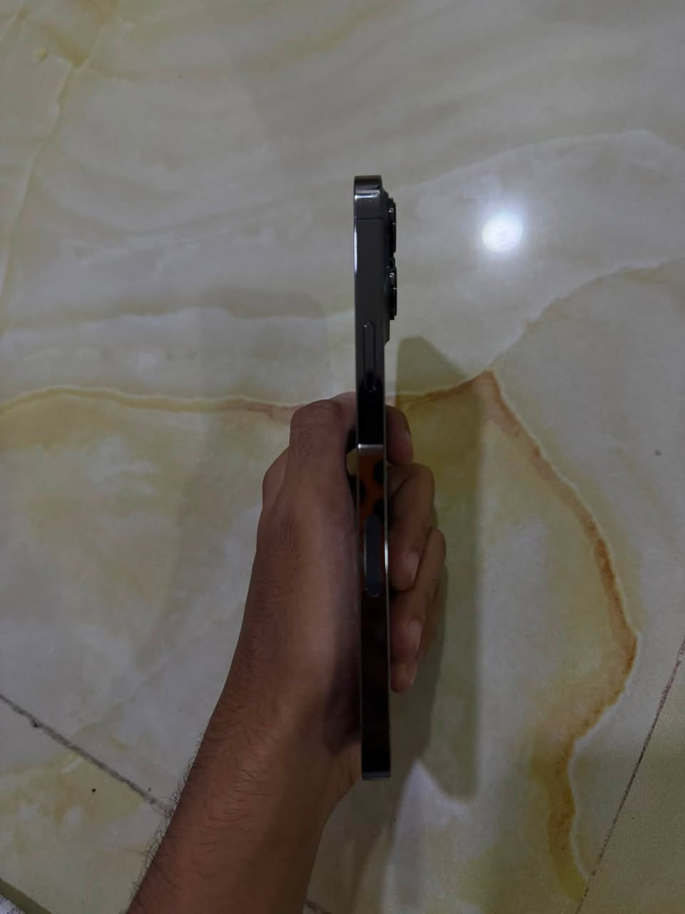 السلام عليكم
13 pro max للبيع

ذاكرة ٢٥٦ بطارية ٧٧ مَمفتوح بي نقطة بالشاشه مثل ما واضح بالصور فيس ايدي شغال الجهاز نظيف عدا النقطة البي سعره ٤٠٠ بي مجال مكاني كوت مركز المدينة 

اتصال او واتس ***********
