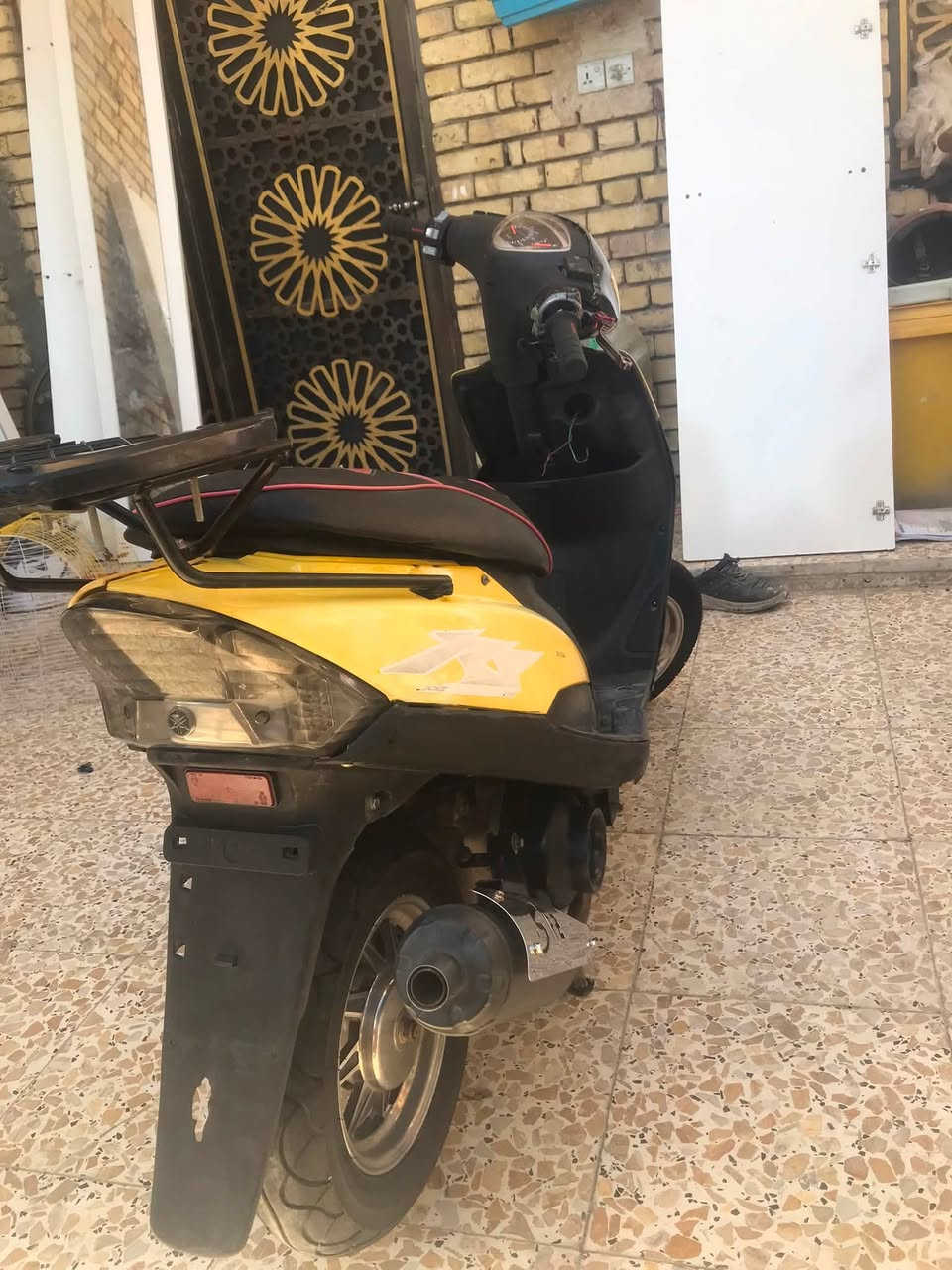 450بيهامجال ماكس عدله للبيع دراجه مابيها كل نقص غير سلف كهربائيات كامله لايت امامي خلفي اشاير يمنه يسره كله شغال قفل سترين كفرات كلها ختم واحد اصلي شرط (مكينه مامفتوحه )بيه صالنصه رياضي صوتها يخبل وياله نجميه دراجه نصبتها تخبل بوشه49بلاد مكاني ناصريه مركز دويره***********
