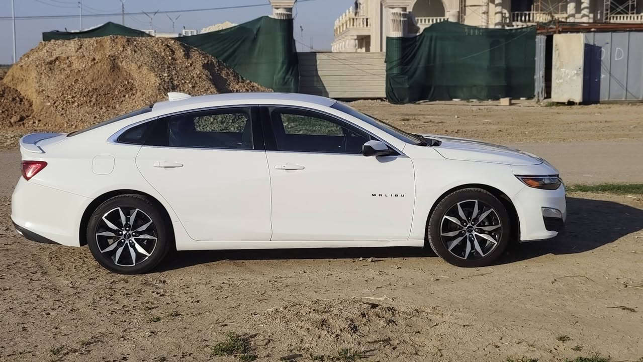 ماليبو 21 RS رقم بغداد ماشية ١١٨
اتلث قطع بارد  وقطعة صبغ الي هية خشم البنيد 

السعر  شدة و خمسة 

المكان شعب حي سومر 

***********
