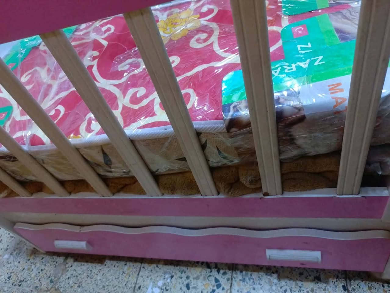 جربايه مال أطفال البيع ١٢٥ وبيهه مجال رقم الموبايل *********** ودوشكهه وياهه

