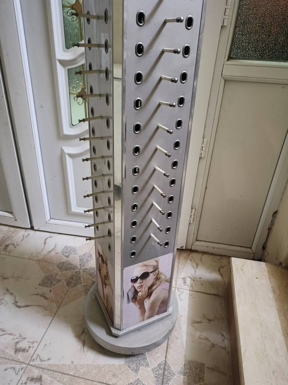 معدات استنساخ • رفوف ٣٥ • ٣ طابعات HP