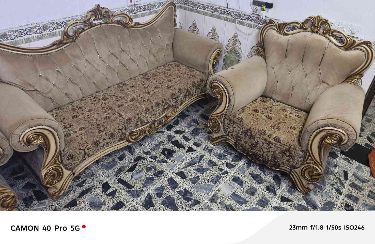 تخم ١٠ مقاعد نضيف ب٢٠٠ مكاني بغداد الكمالية
***********
