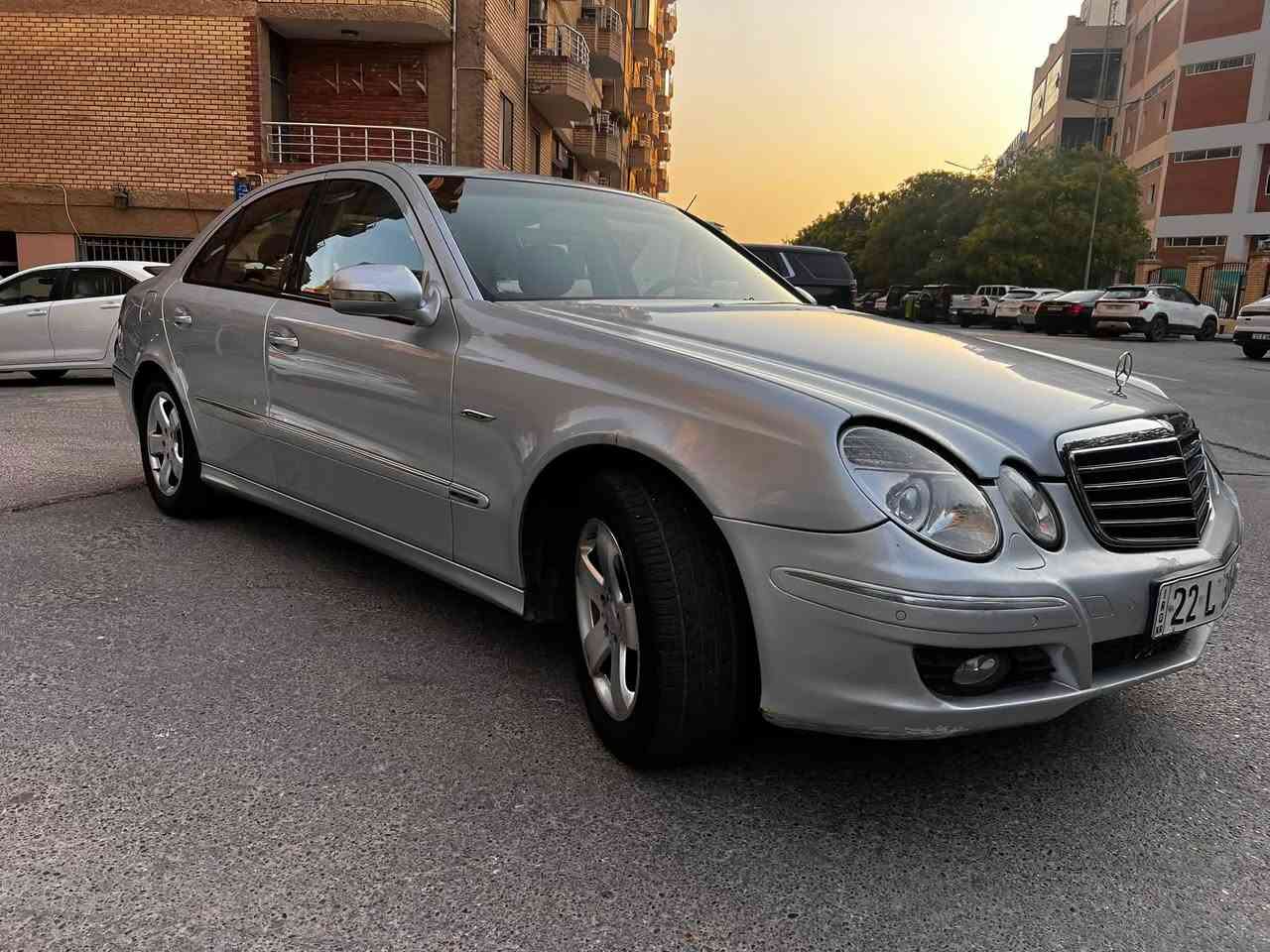 مرسيدس E350  موديل 2007 افنكارد
سيارة وارد  ياباني
لون سلفر 
فول مواصفات 
صبغ باب السائق فقط 
جاهزة السياره مابيها اي ملاحظات 
السعر  125 $
مكان السيارة بغداد - اليرموك 
للاستفسار  الاتصال ***********
غير متواجد على الفيس
