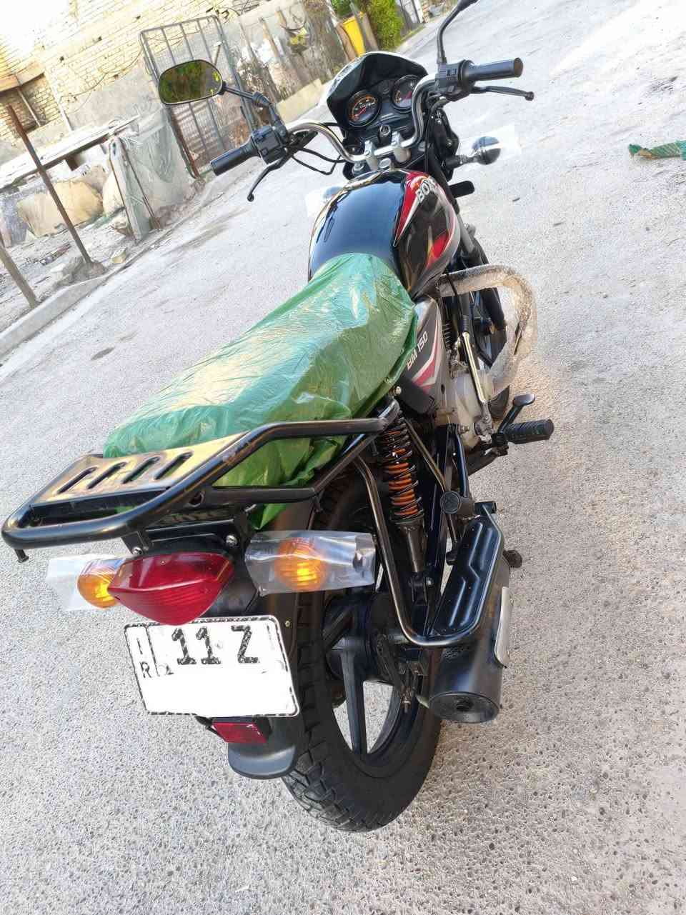 بوكسر موديل 23 مرقم بغداد بسمي مكفوله كفاله عامه 
ماشيه 20 الف حقيقي برغي ما مفتوح منهه ولا بيهه نقص 
تحويل ثاني يوم تايرات جوبلس الخلفي جديد شاده 
السعر 2300 
العنوان بغداد البياع 
***********
