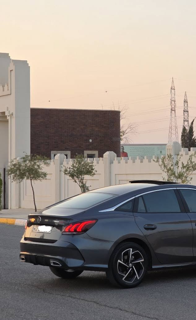 MG GT 2022
فول مواصفات 
محرك 1.5 توربو 🚀🚀
ضمان شركة كل صيانتها بموعدها بلشركة
اكثر لون مميز بشركة MG 
مواصفات 
بصمة. سلايد . كير كهربائي . كيج الكتروني . شفتات ستيرن . لايت زينون بلادي . كشن جلد لونين . تبريد خلفي . هانربديك بصمة . اوتو هولد .كار بلي + اندرويد اوتو . ويلكب رياضي 
بدون صبغ ✔️
شرط تحويل وغرامات 
مكانها اربيل 
السعر 114 
*********** أربيل, العراق
