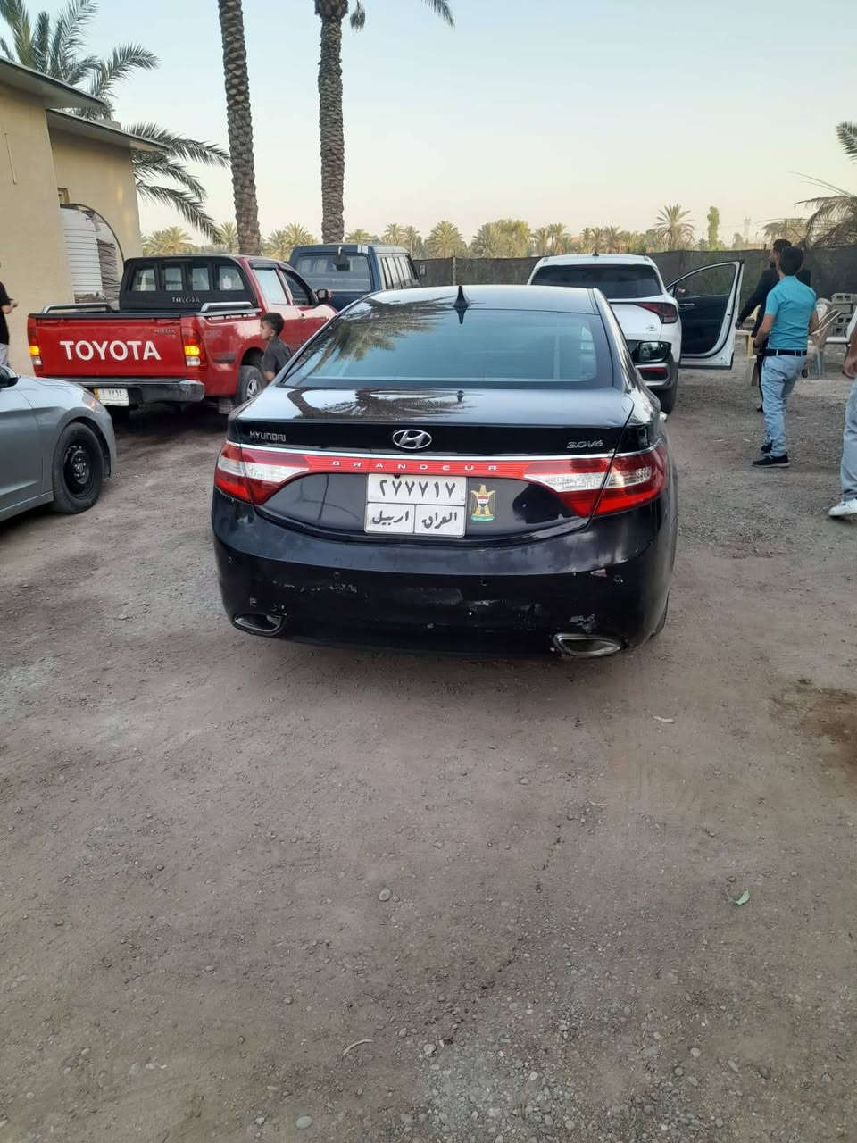 سلام عليكم ورحمه الله وبركاته
للبيع هونداي ازيرا موديل٢٠١٣ وارد امريكا حادثها جاملغ الايمن والبنيد مصبوغ  بدون دواخل كير مكفول مكينه مبدل بيها كازكيت  تبريد شغال صدرها تعبان السياره ماشيه٢٨٥ الف ميل  تريد تحويل تريد وكاله مكانها بغداد الدوره تجي تفحص وتقتنع بعينك سعرها٩٠ ورقه وبيها مجال اني مكلفففف بالنشررر اتصلو على صاحب السياره ***********
