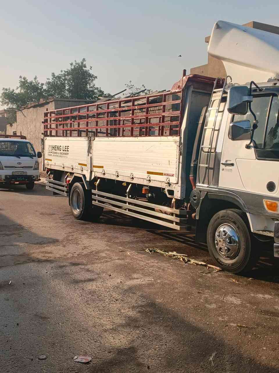 هينو انكر موديل 1995اصل سياره خير من الله مكينه خطين عادي اكسن وكير ومكينه عله الشرط ما مفتوحات التاير الخلفي 19والمامي 17سياره شاصي بلادي سياره كبل لعمل نيكل كله بلادي الموقع بغداد الفضيليه رقم الهاتف ***********

